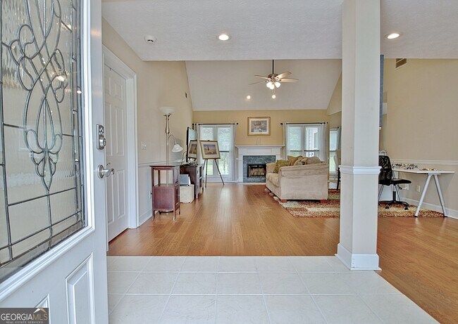 Building Photo - 304 Lamella Ln