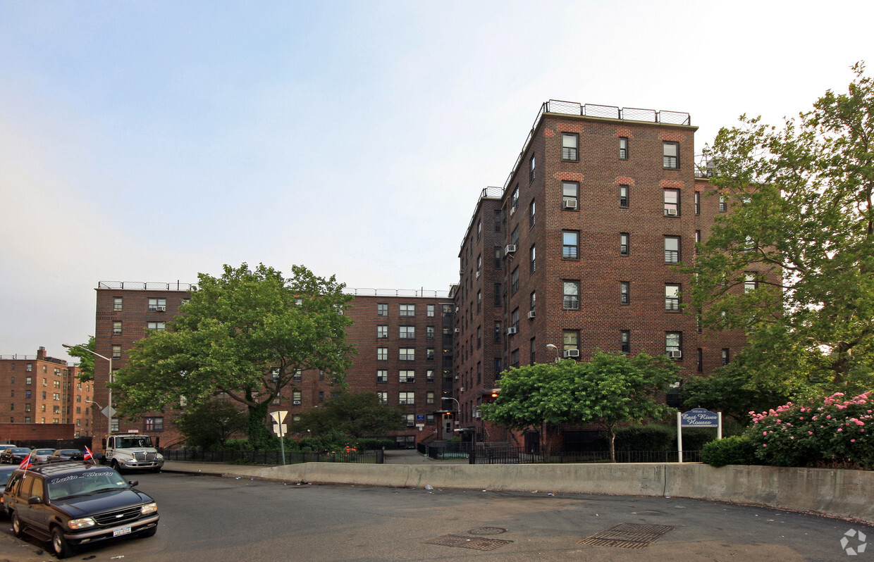 Foto del edificio - East River