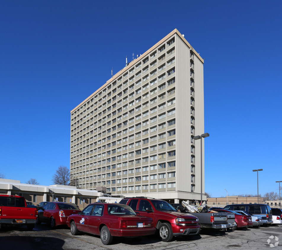 Wyandotte Towers Apartments In Kansas City Ks 7594