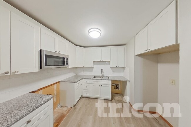 Building Photo - 1546 Grant Dr