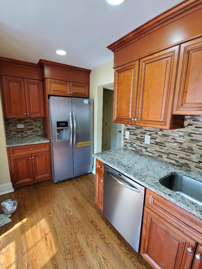 Kitchen - 9032 N Clifton Ave