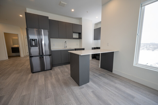 Photo du bâtiment - Beautiful New 2 Bed 2 Bath