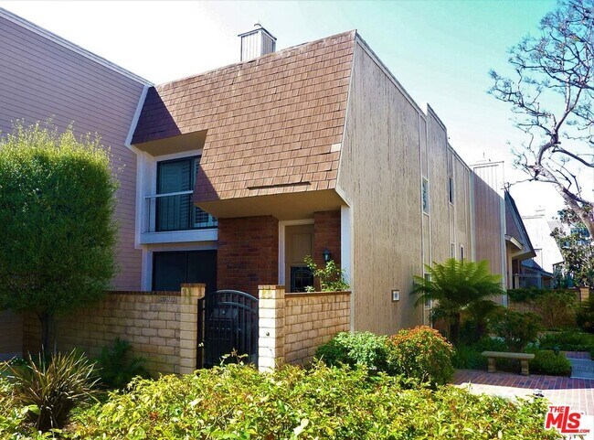 Foto del edificio - 13065 Mindanao Way