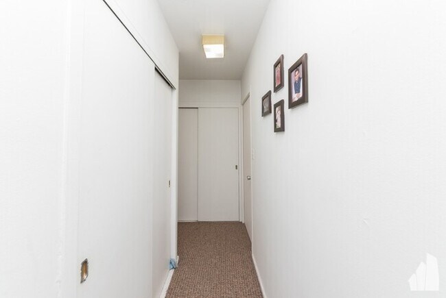 Foto del edificio - Vintage 1B 1B condo on the Gold Coast with...