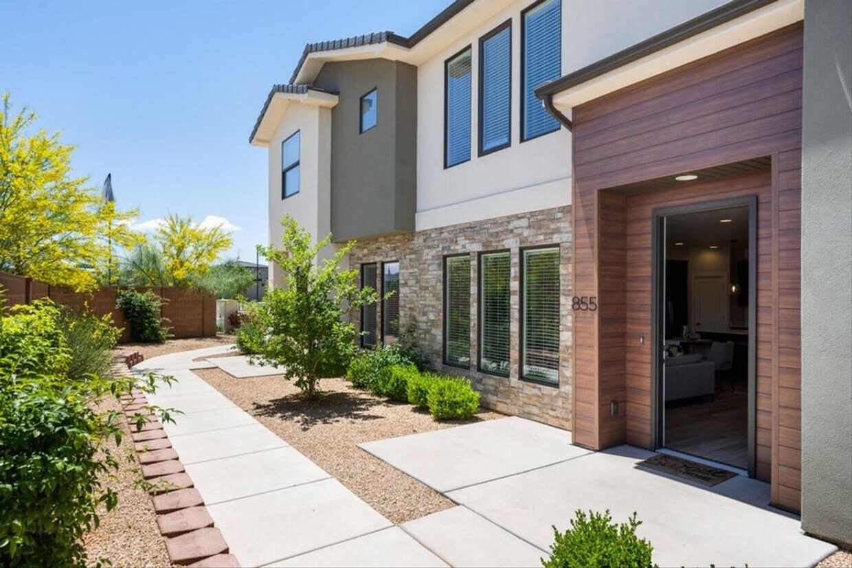 Primary Photo - Woodland Estates Townhome