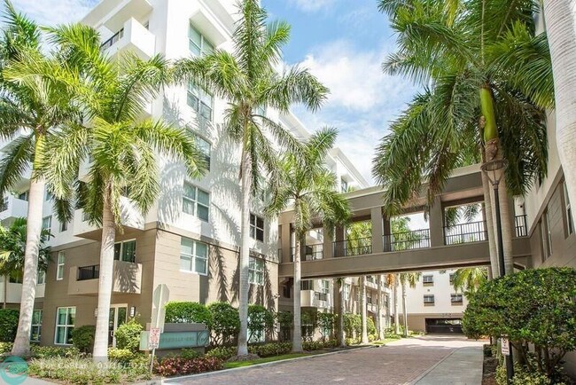 Foto del edificio - 2421 NE 65th St