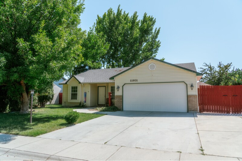 Foto principal - 11931 W Blueberry Ave