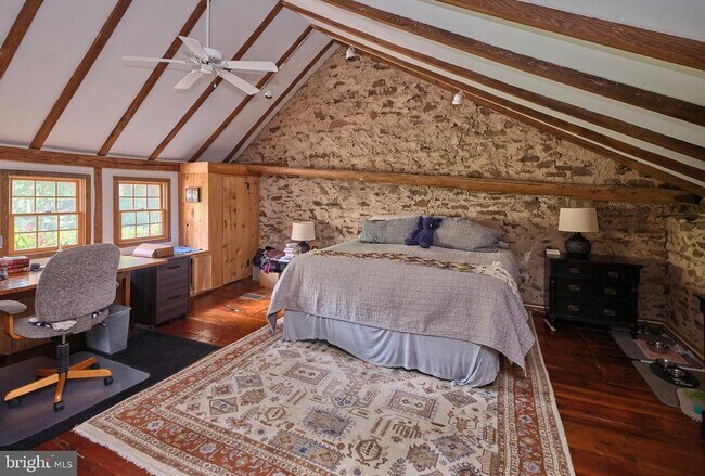 Foto del edificio - 5694 Carversville Rd