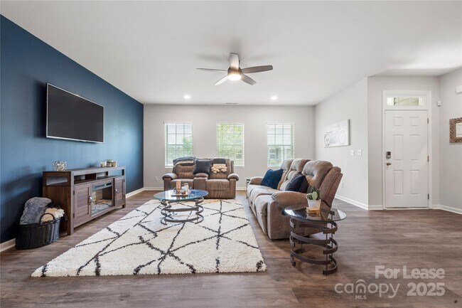 Foto del edificio - 8513 Gold Rush Ct