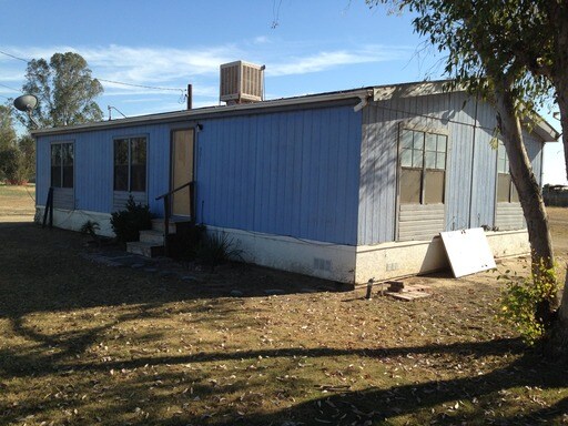 Primary Photo - 3011 N Cedar St