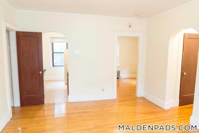 Foto del edificio - 349 Pleasant St