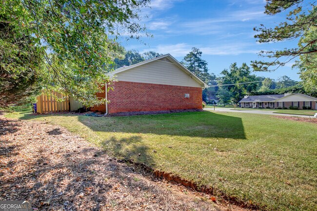 Building Photo - 115 Belle Dr