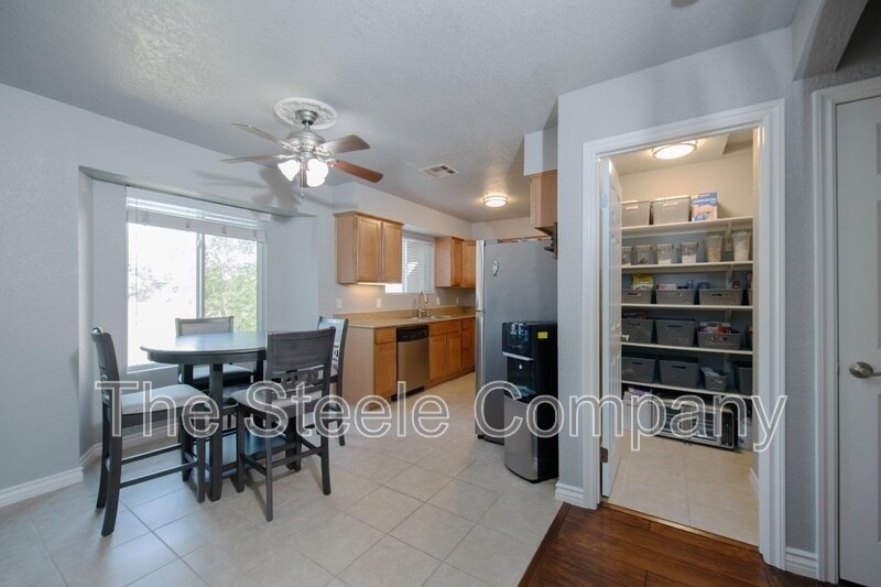 Foto principal - 3739 W Bullard Ave