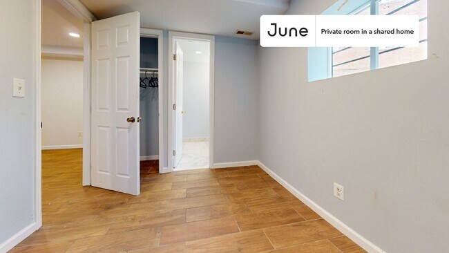 Building Photo - Room in Shared 7 bed/6 bath home
