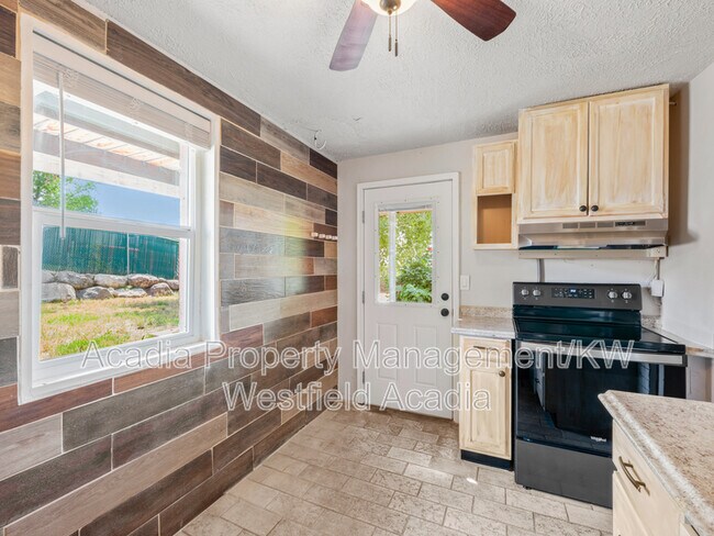 Building Photo - 4092 Orchard Dr