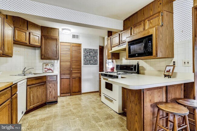 Foto del edificio - 7521 Magarity Rd