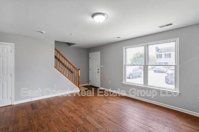 Foto del edificio - 303 E Ridge Dr