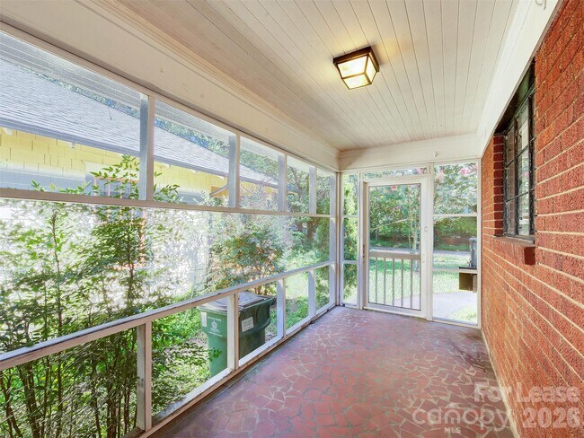 Foto del edificio - 1518 Mimosa Ave