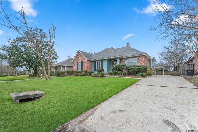 Foto del edificio - 18516 Lakefield Ave