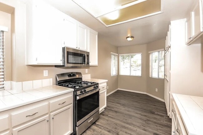 Building Photo - 40052 Adian Ct