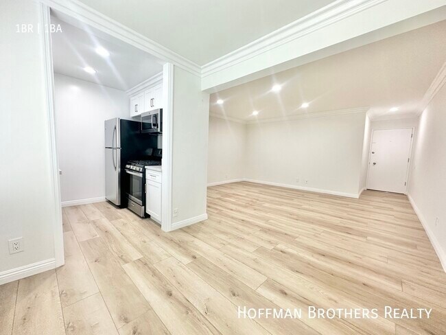 Foto del edificio - 1602 Winona Blvd