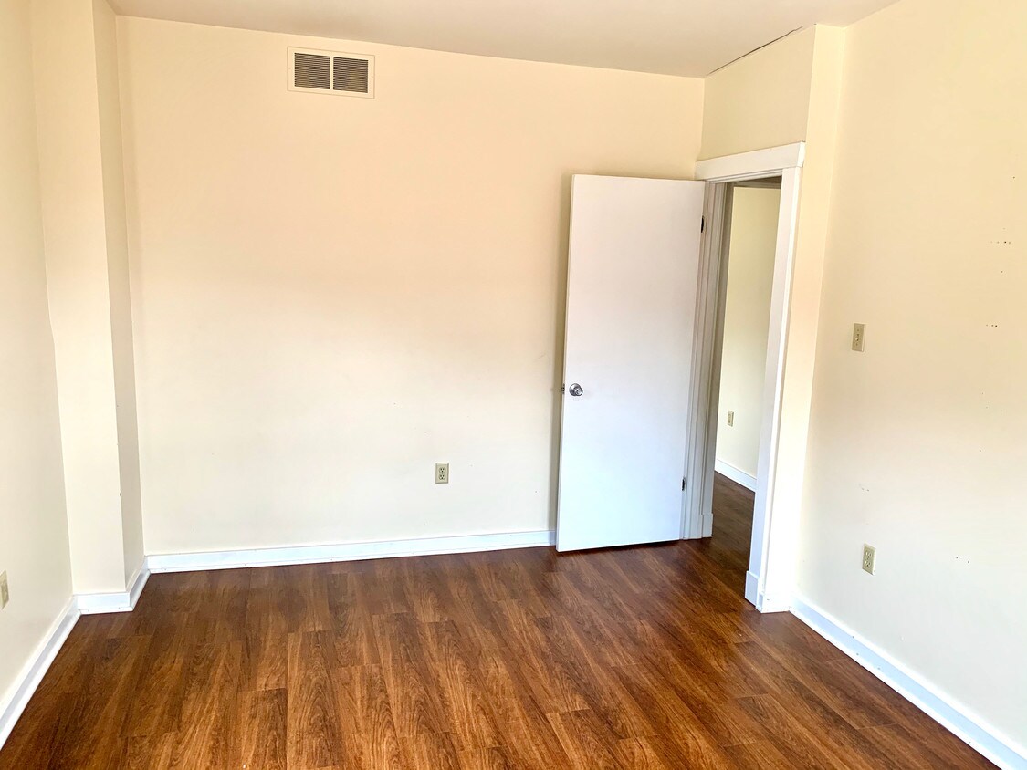 400 Beaver Ave Unit 400, Midland, PA 15059 Room for Rent in Midland