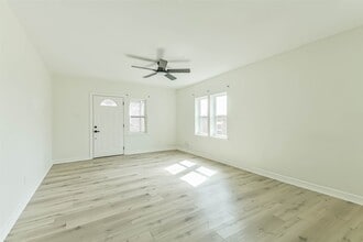Building Photo - 5922 Fairdale Ln