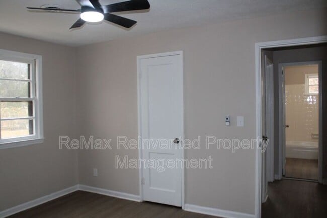 Building Photo - 301 Jehossee Dr SE