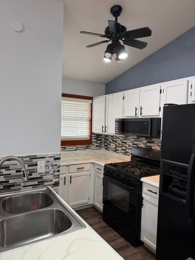 Foto del edificio - 3627 Linden Dr