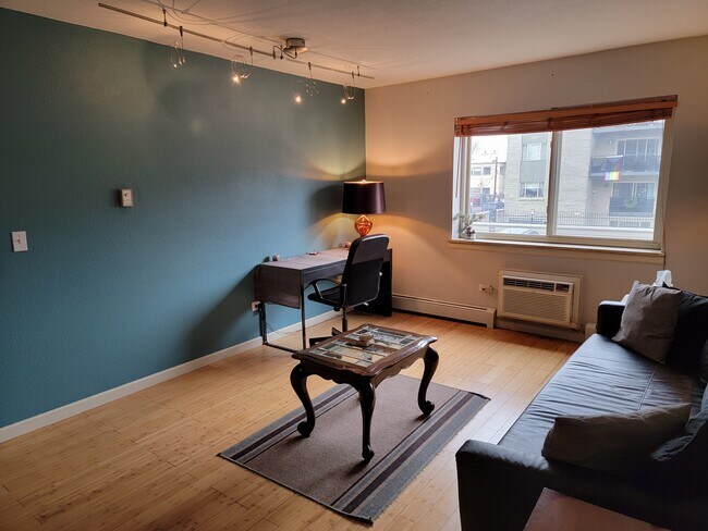 Sala de estar - 1231 N Downing St