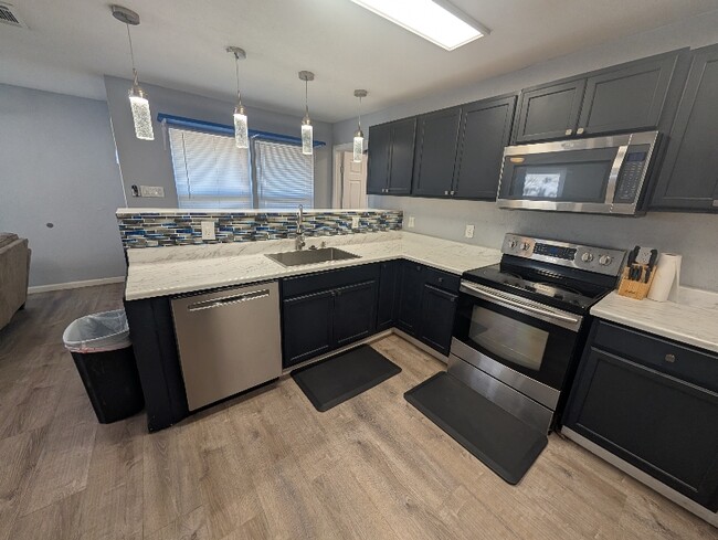 Building Photo - 1303 Colby Ave