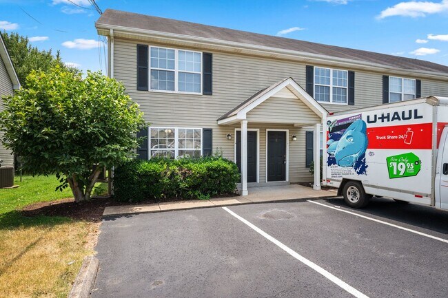 Building Photo - Hamlet Square Townhomes Unit 2344A