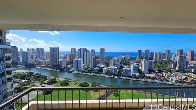 Building Photo - 2333 Kapiolani Blvd