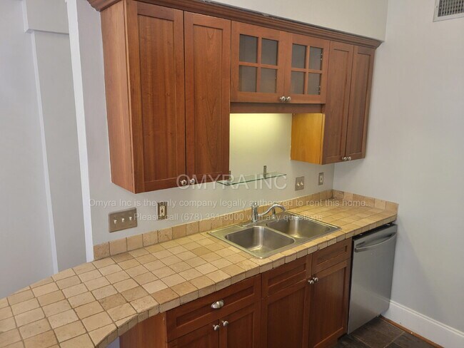 Building Photo - Beautiful Condo in Midtown Atlanta!