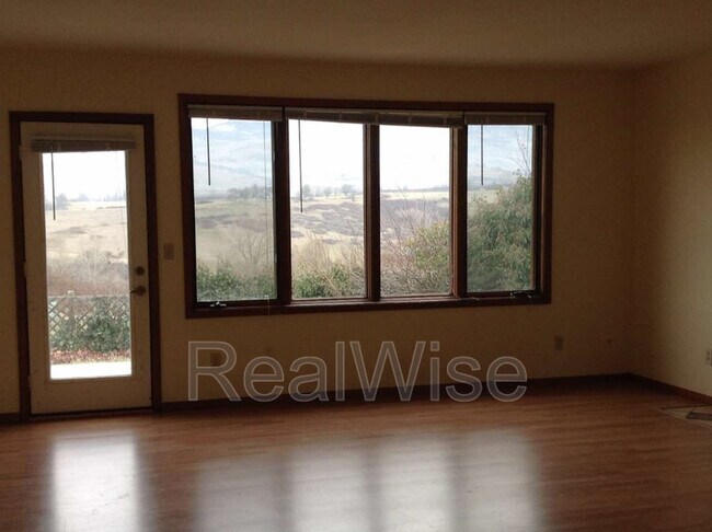 Foto del edificio - 203 N Wightman St