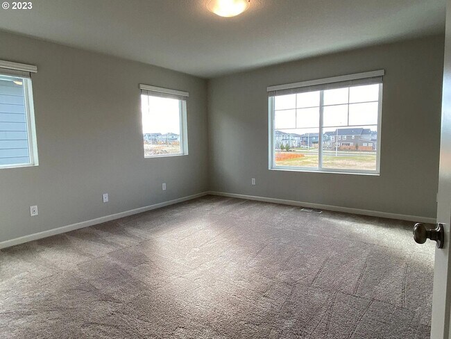 Building Photo - Modern Living in Reeds Crossing – 3BR/2.5B...