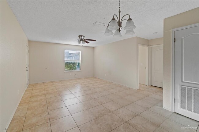 Foto del edificio - 2501 Hibiscus Ave