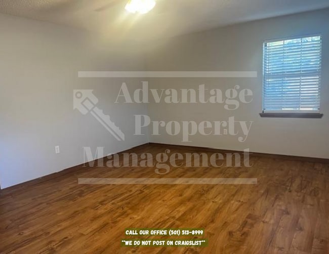 Building Photo - 1225 Woodside Dr