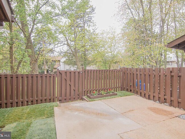 Foto del edificio - 244 Greenfield Ct