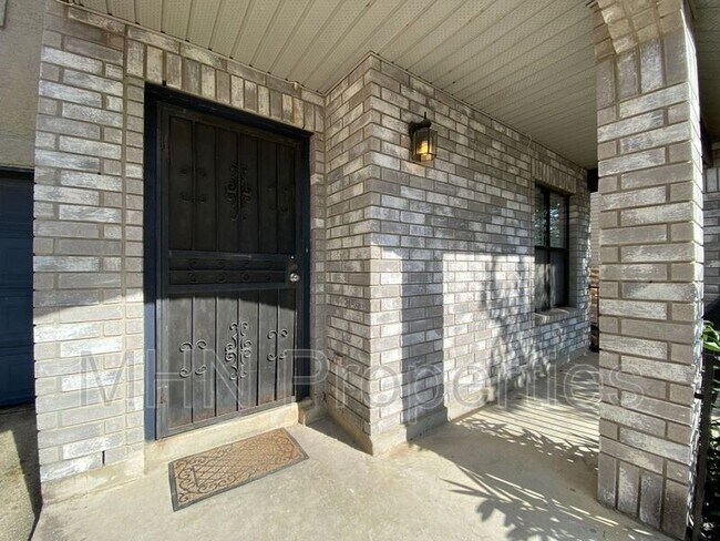 Building Photo - 9422 Kenton Hill