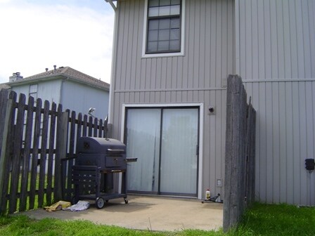 Building Photo - 18901 E Manor Dr