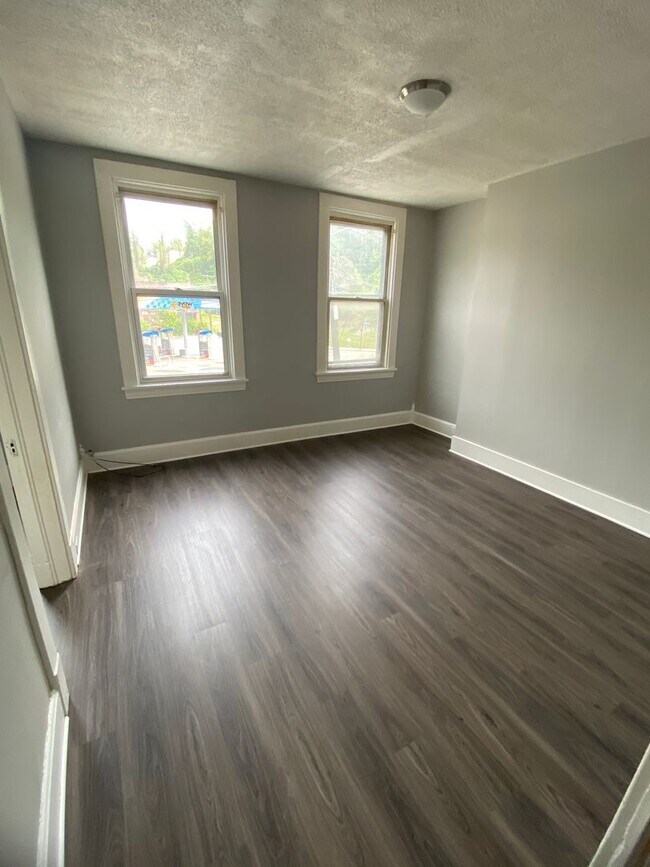 2340 LaPlace Street Unit 2, Pittsburgh, PA 15219 Room for Rent in Pittsburgh, PA