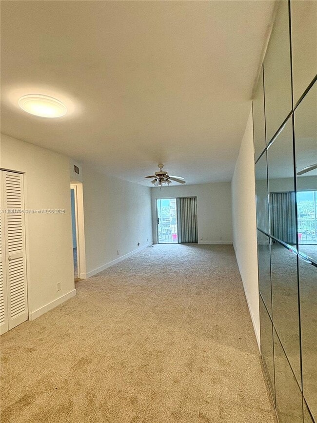 Building Photo - 300 Golden Isles Dr