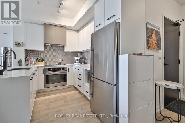 Photo du bâtiment - 899 Queen St E