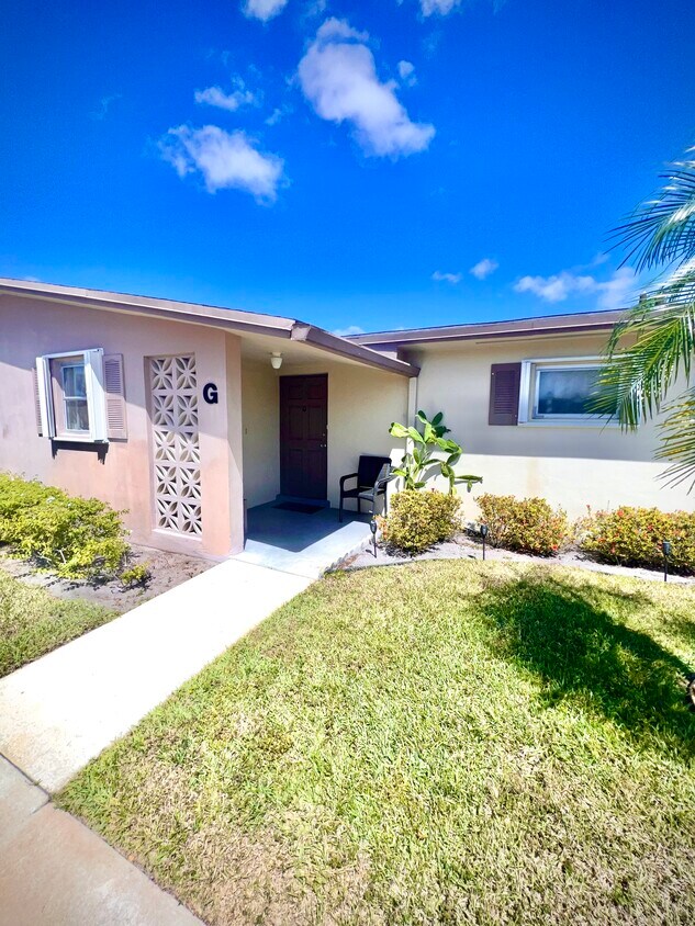 2673 Barkley Dr E Unit G, West Palm Beach, FL 33415 Condo for Rent in