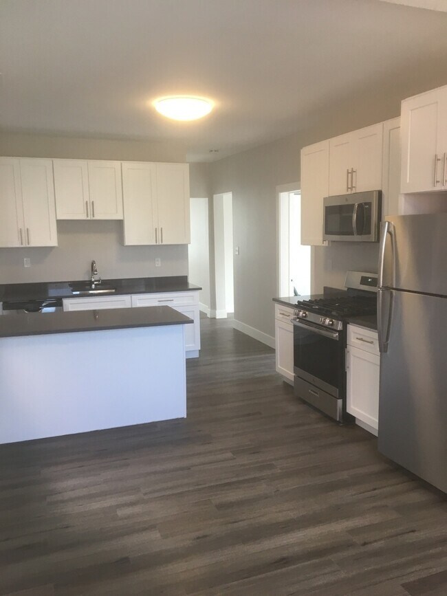 Foto del edificio - 2652 N Marshfield Ave