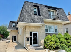 Building Photo - 6734 W Dakin St