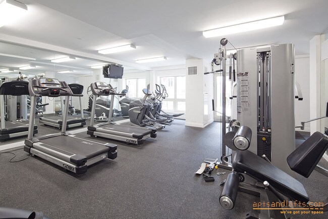 Building Photo - 302 2nd St