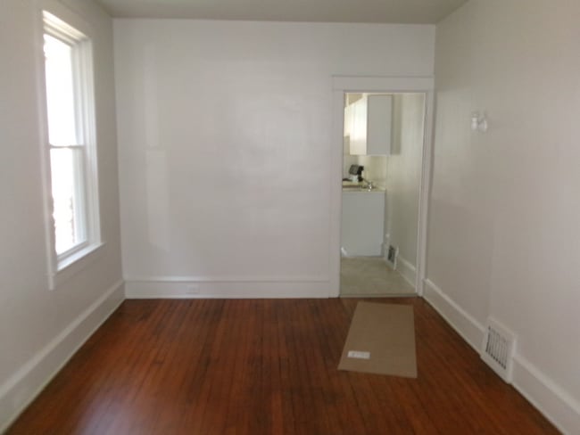 Building Photo - 507 Manor St