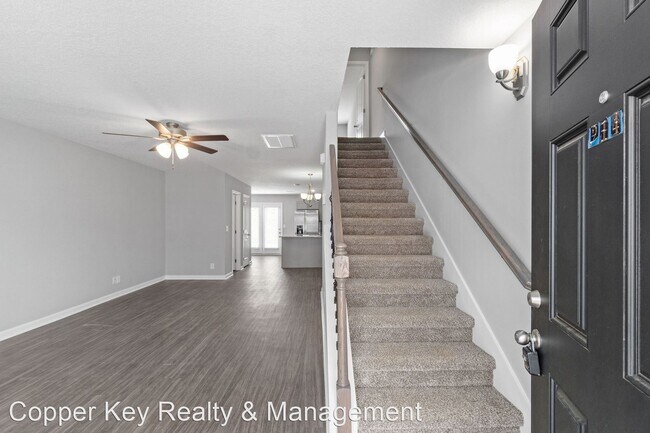 Building Photo - 2 br, 2.5 bath House - 214 Woodland Valley...